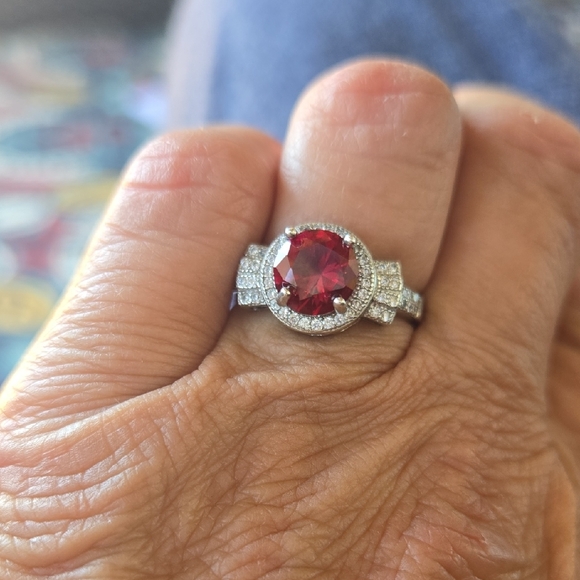 Radiant Silver Ring with Red Gemstone - Picture 2 of 5